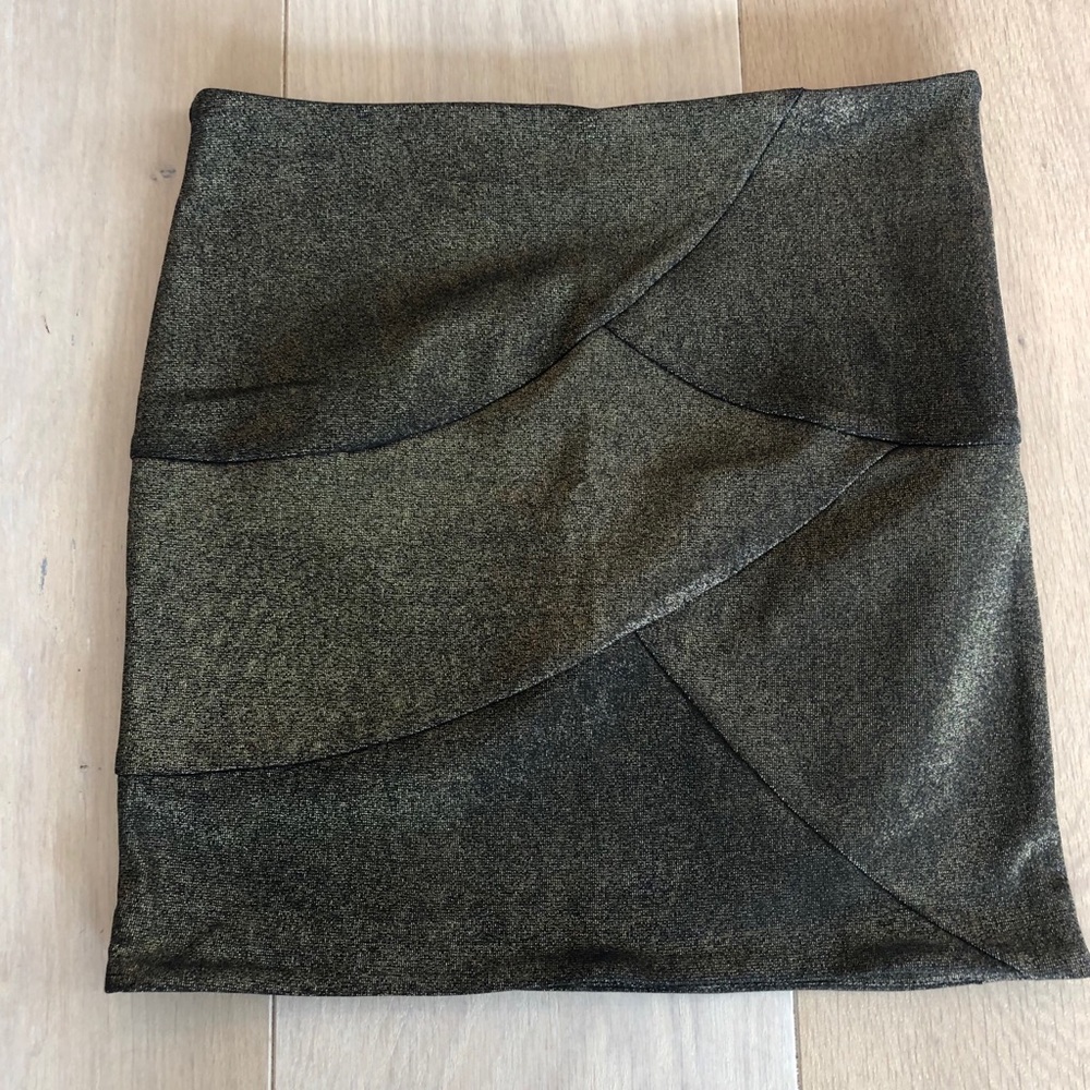 Zara gold mini skirt sz. S